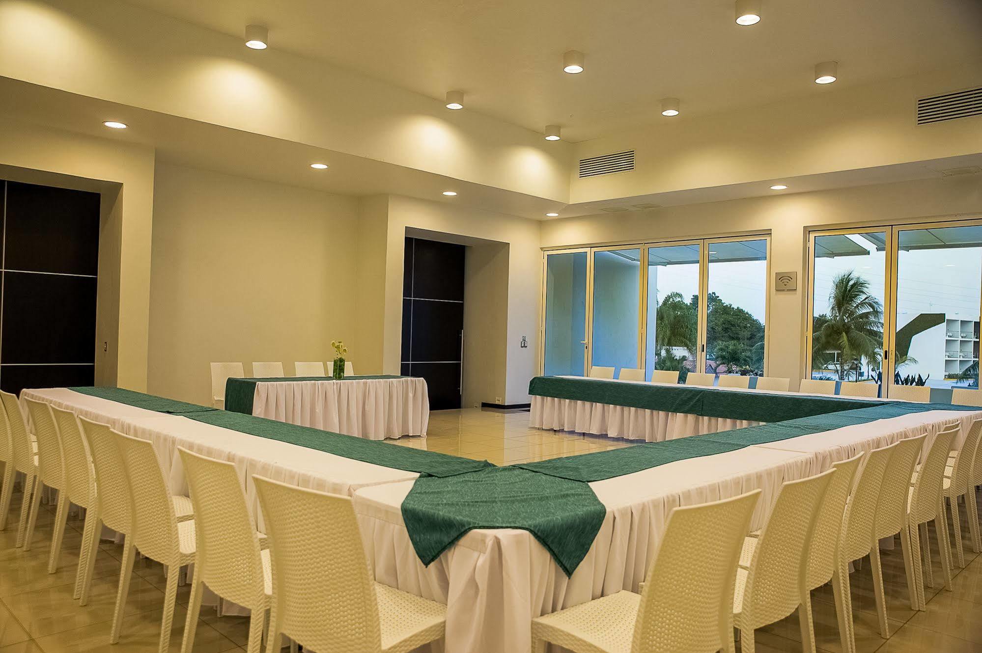 Hotel Aqua Spa & Resort Martínez de La Torre Екстериор снимка